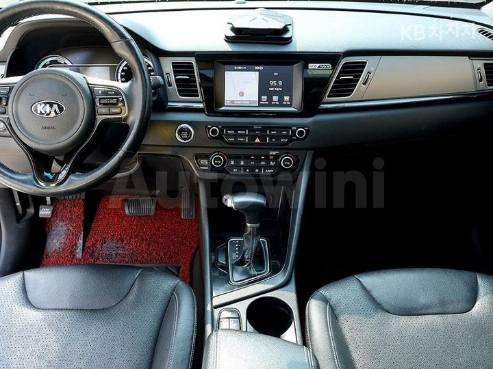Kia Niro 2018 KNACB81CGJA132564 — 5