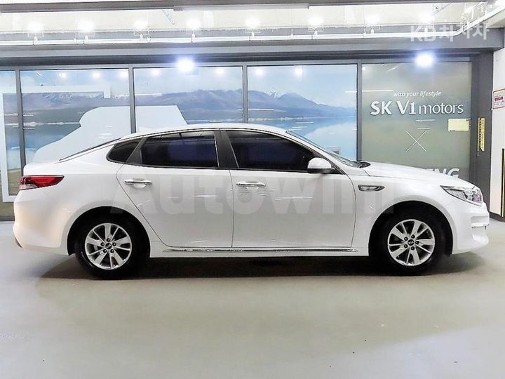 Kia K5 2016 KNAGS416BGA008717 — 3