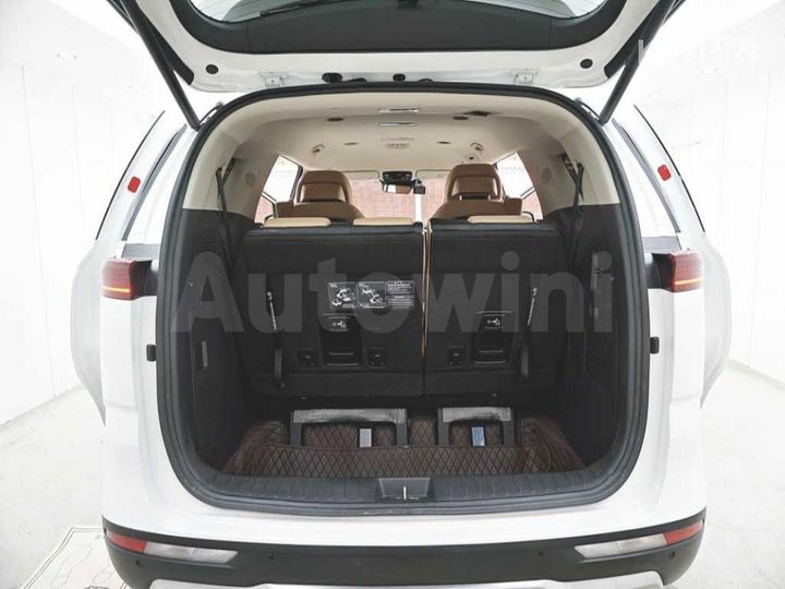 Kia Carnival 2023 KNANE81BBPS323408 — 5