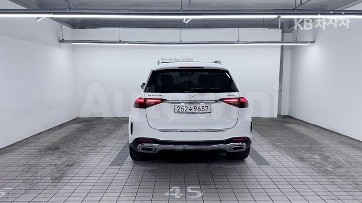 Mercedes Benz GLE Class 2024 — 3