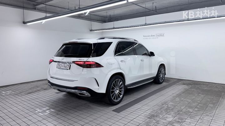 Mercedes Benz GLE Class 2024 — 4