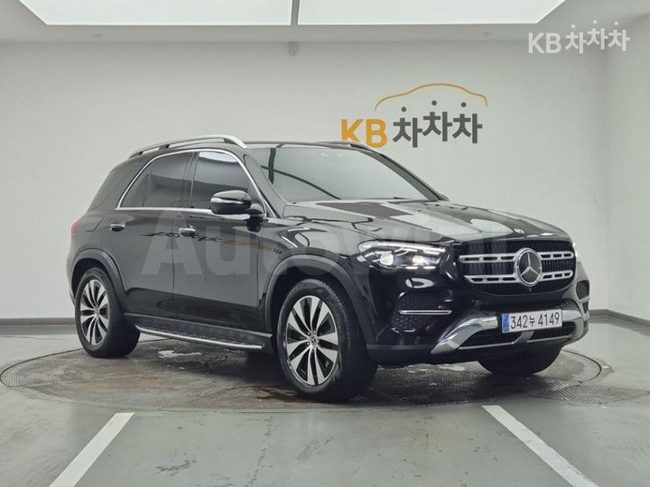 Mercedes Benz GLE Class 2023 — 2