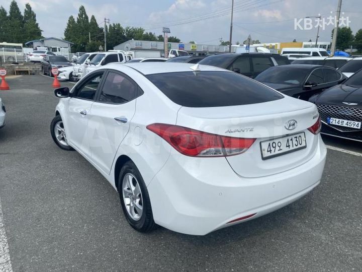 Hyundai Avante 2012 KMHDG41DBCU245492 — 3