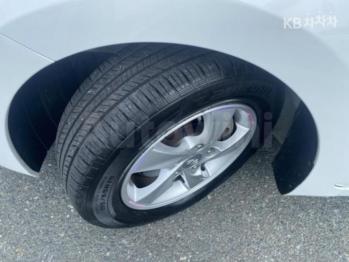 Hyundai Avante 2012 KMHDG41DBCU245492 — 5