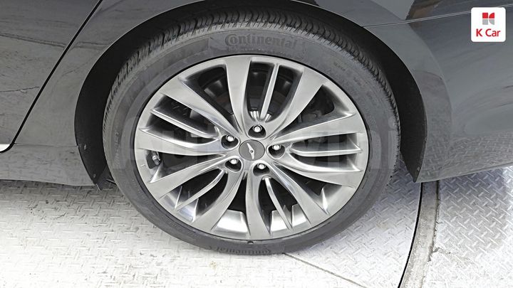 Genesis G80 2017 KMHGM41DDHU211771 — 2