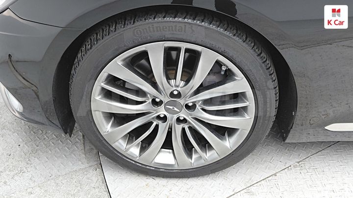 Genesis G80 2017 KMHGM41DDHU211771 — 3
