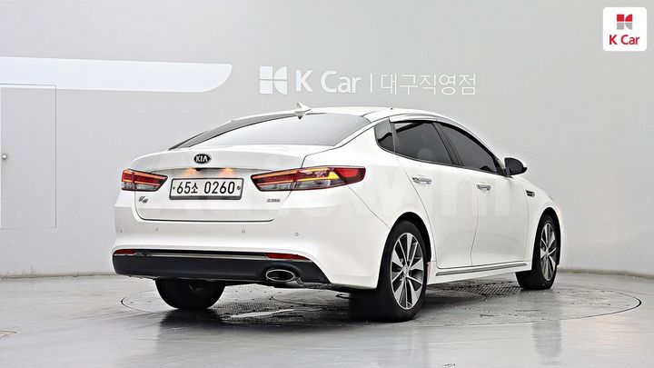 Kia K5 2016 KNAGX417GGA077863 — 2