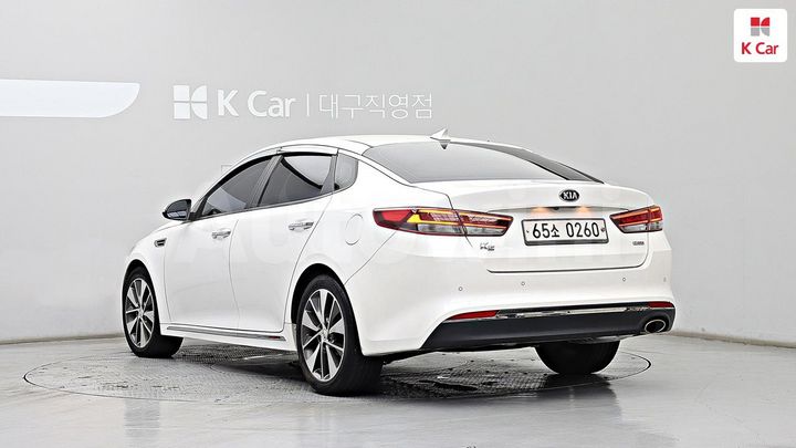 Kia K5 2016 KNAGX417GGA077863 — 4