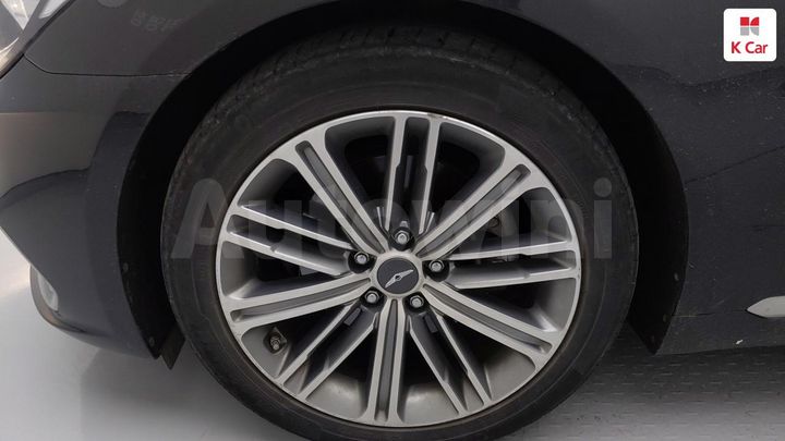 Genesis G80 2018 KMHGL41DBJU293813 — 5