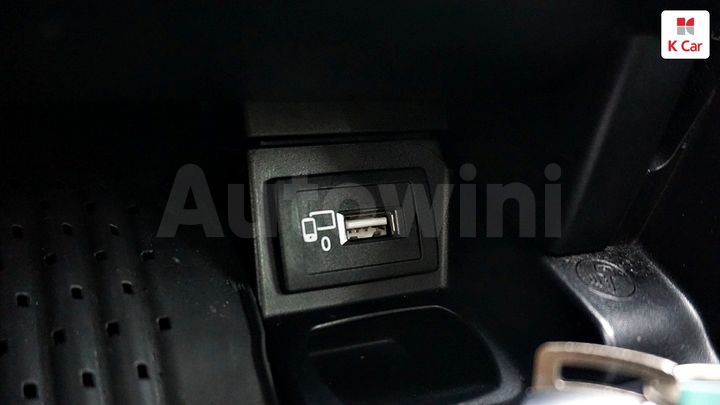 Mercedes-Benz E Class 2019 WDDZF4JB0KA520635 — 4