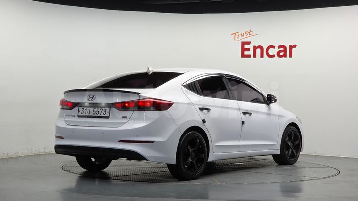 Hyundai Avante 2017 — 2