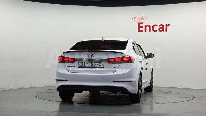 Hyundai Avante 2017 — 4