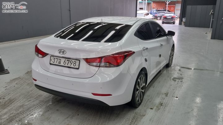 Hyundai Avante 2013 — 2