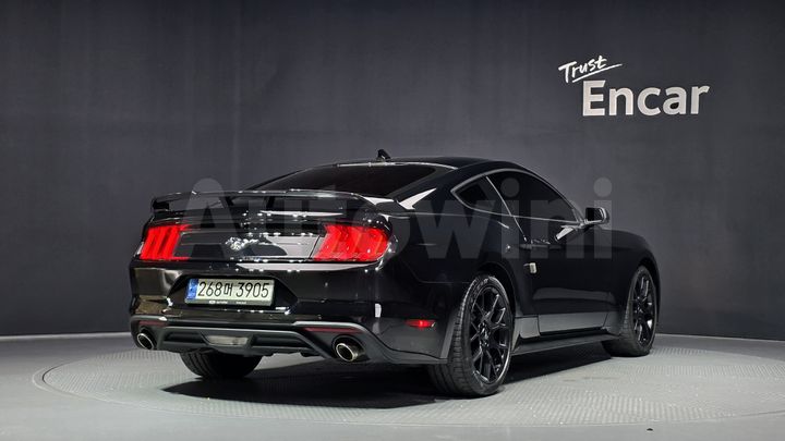 Ford Mustang 2021 — 2