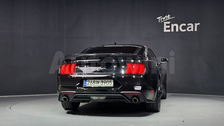Ford Mustang 2021 — 4