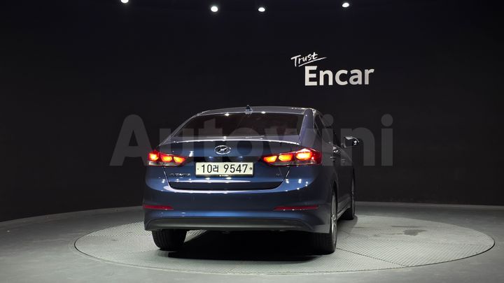Hyundai Avante 2018 — 4