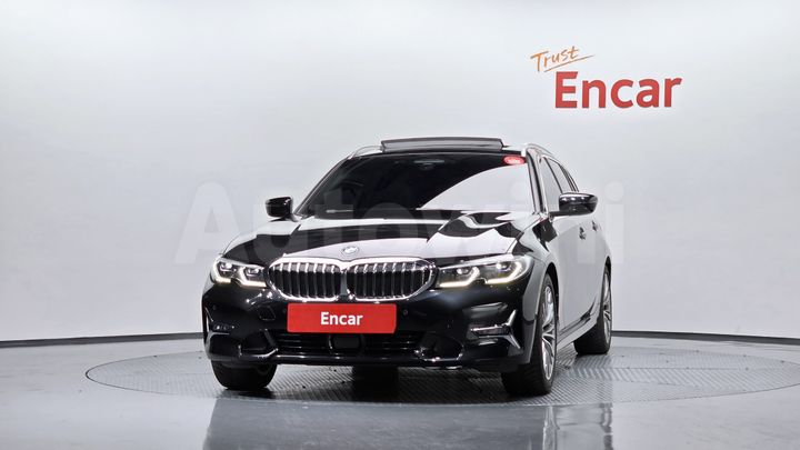 BMW 3 Series 2022 — 3
