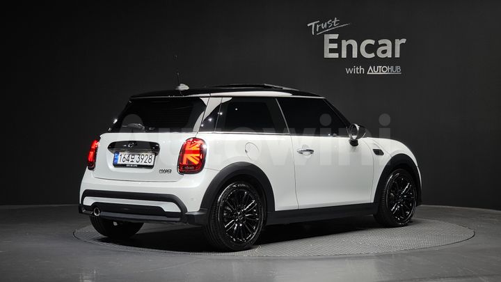 Mini Cooper 2024 — 2
