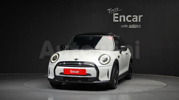 Mini Cooper 2024 — 3