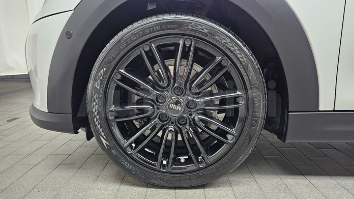 Mini Cooper 2024 — 5