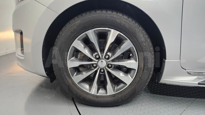 Kia Carnival 2017 — 5