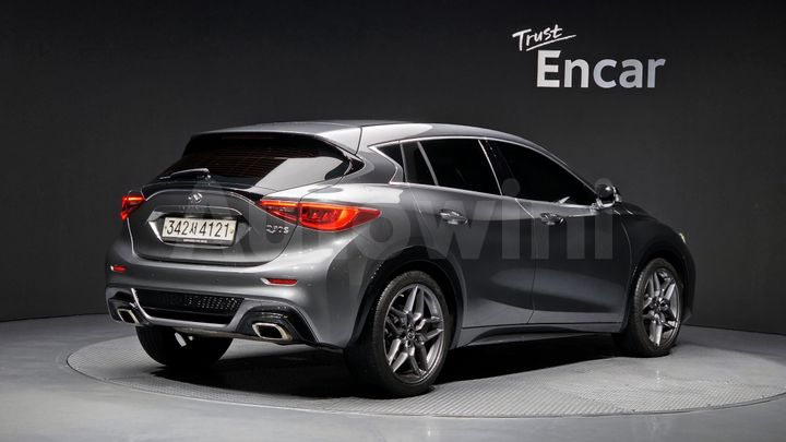 Infiniti Q