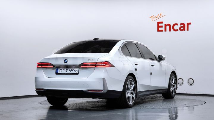 BMW 5 Series 2024 — 2