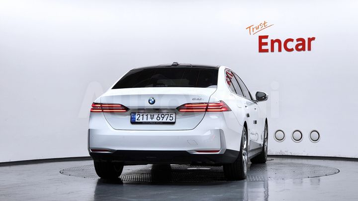 BMW 5 Series 2024 — 4