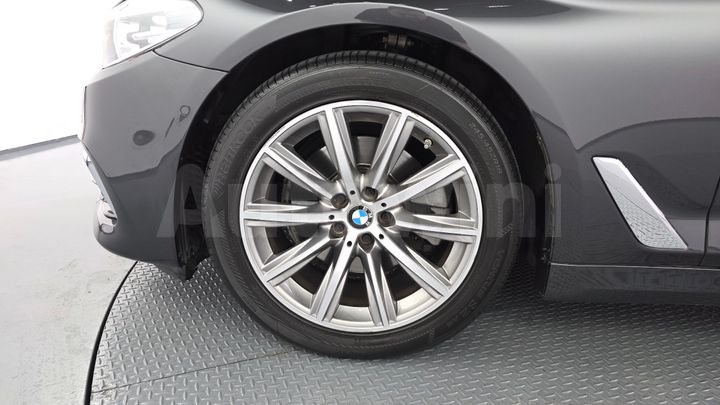 BMW 5 Series 2019 — 5