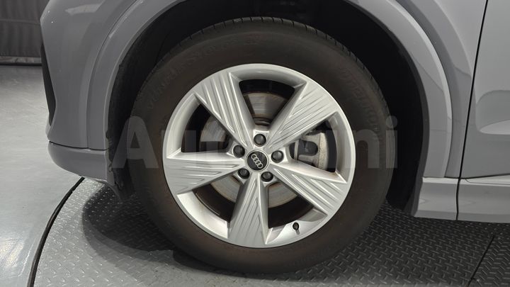 Audi Q4 2023 — 4