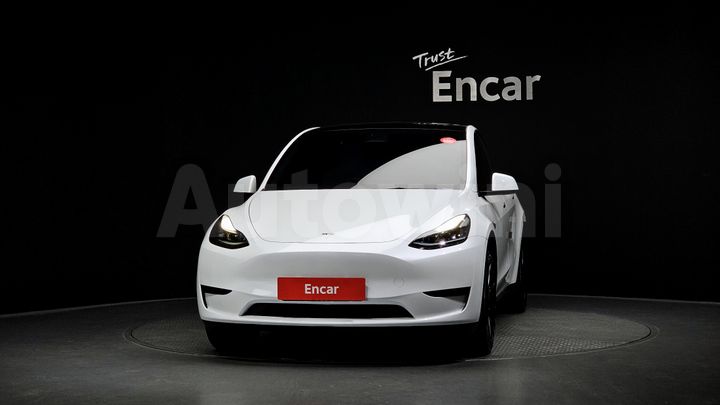 Tesla Model Y 2024 — 3