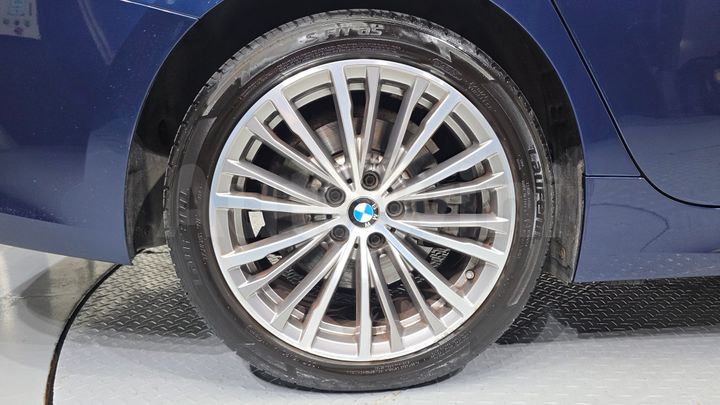 BMW 3 Series 2020 — 5