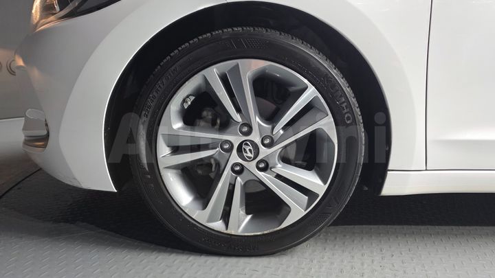 Hyundai Avante 2017 — 5