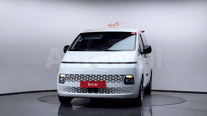 Hyundai Staria 2023 — 3