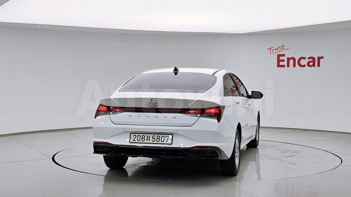 Hyundai Avante 2023 — 4