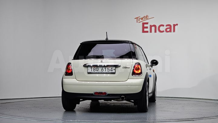 Mini Cooper 2010 — 4