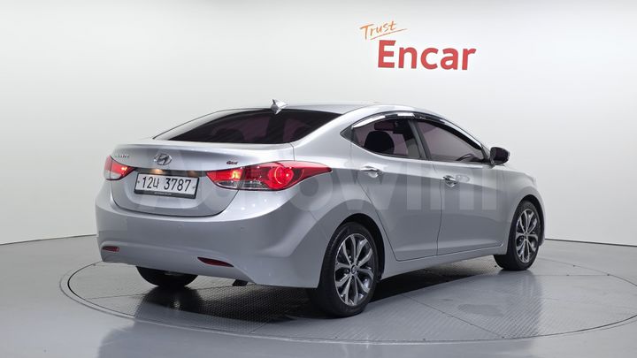Hyundai Avante 2013 — 2