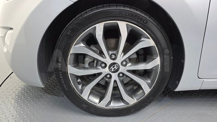 Hyundai Avante 2013 — 5