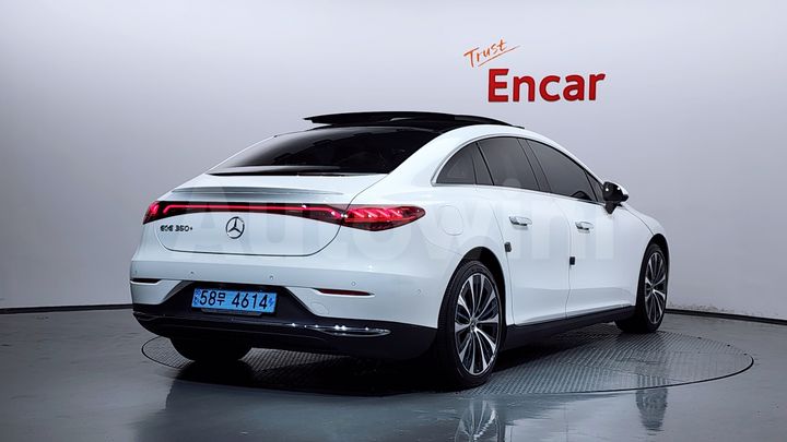 Mercedes-Benz EQE 2023 — 2