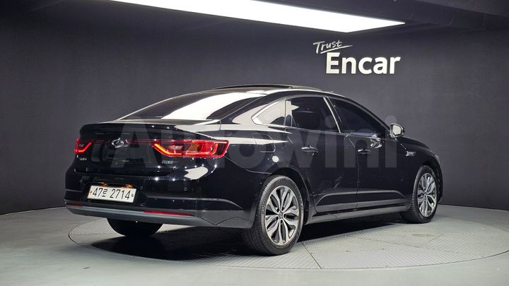 Renault SM6 2016 — 2