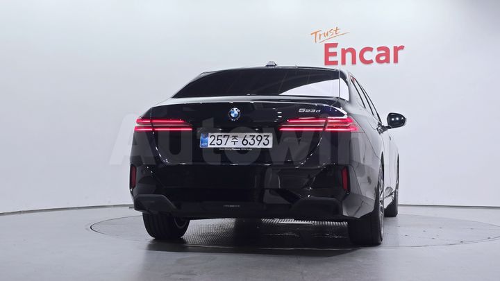 BMW 5 Series 2026 — 4
