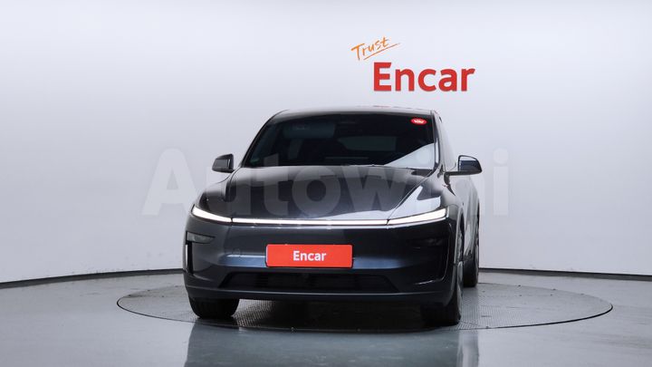 Tesla Model Y 2025 — 3