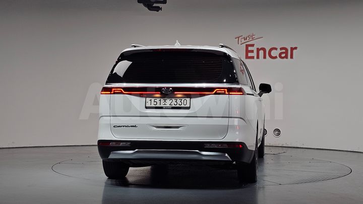 Kia Carnival 2021 — 4