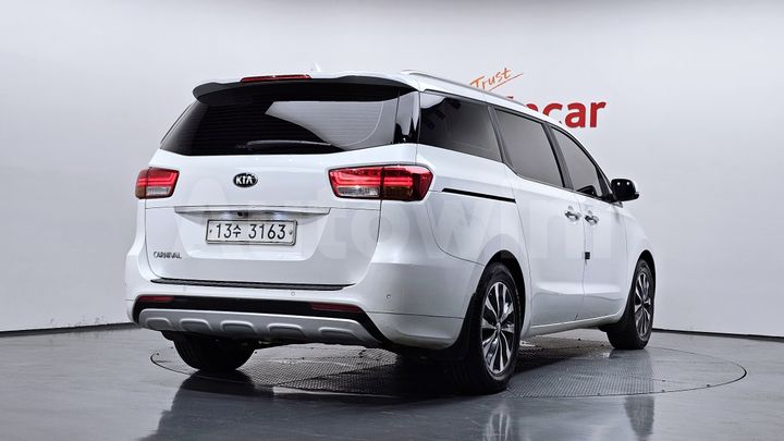 Kia Carnival 2016 — 2