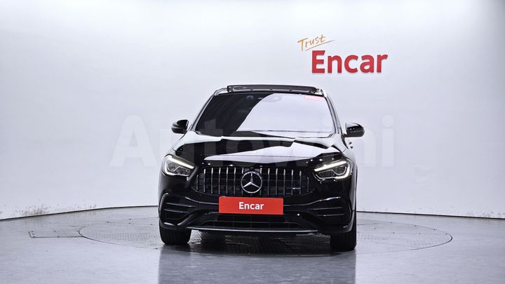 Mercedes-Benz GLA Class 2023 — 2