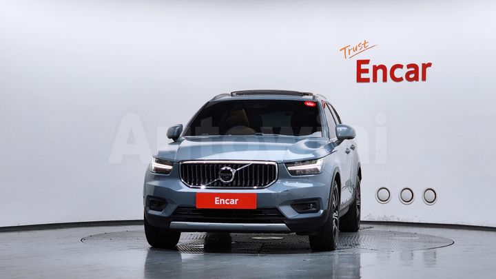 Volvo XC40 2021 — 3