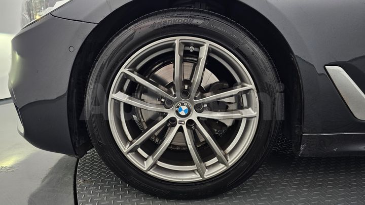 BMW 5 Series 2020 — 5