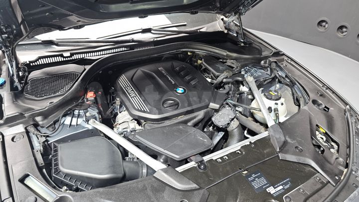 BMW 5 Series 2019 — 5