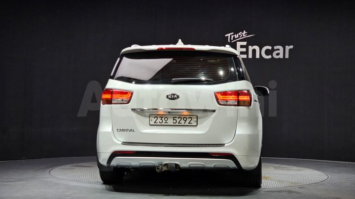 Kia Carnival 2015 — 4