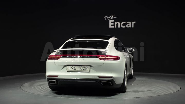 Porsche Panamera 2018 — 4